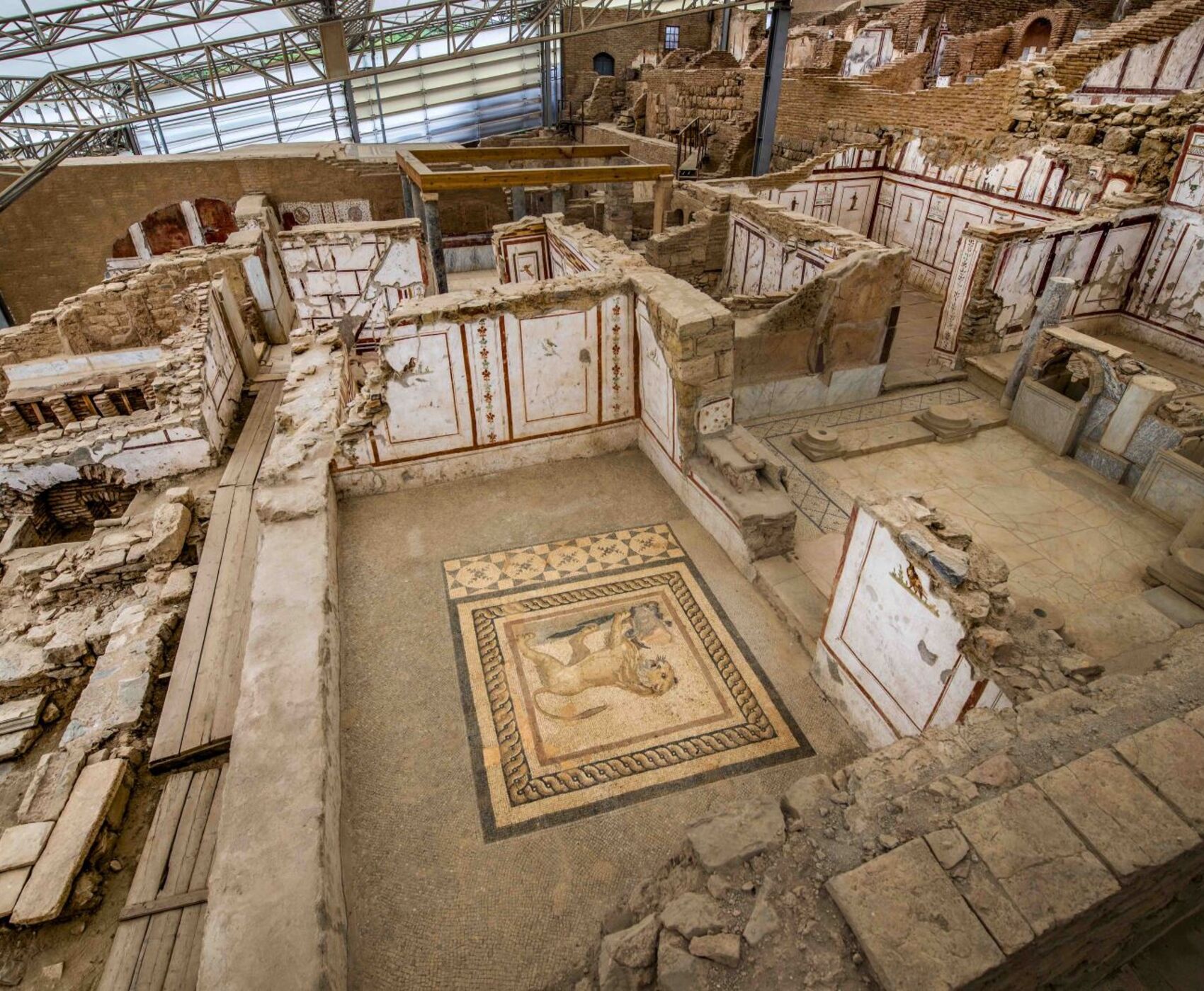 UÇAKLI BÜYÜK EGE İZMİR GÖKÇEADA BOZCAADA AYVALIK TURU