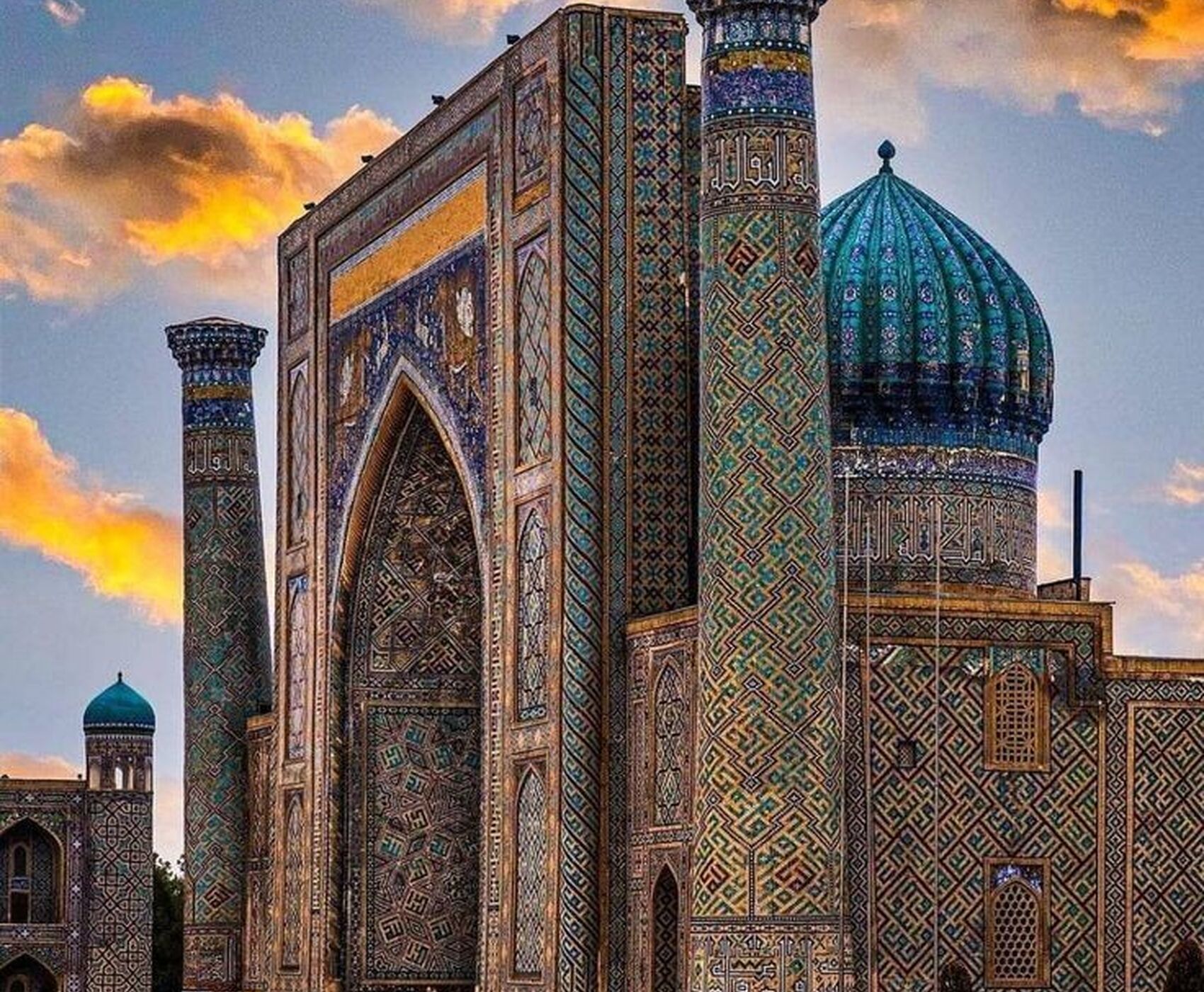 ANTALYA VE İSTANBUL DAN UÇAKLI BÜYÜK İRAN TURU