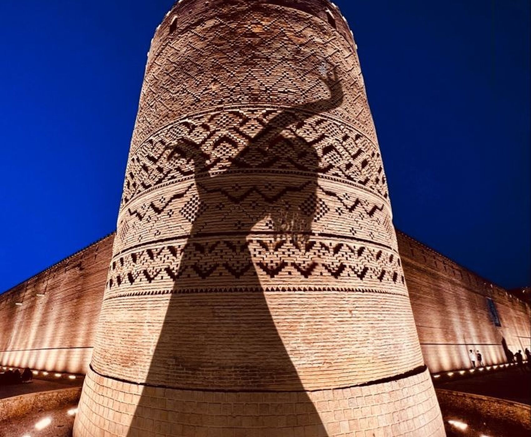 ANTALYA VE İSTANBUL DAN UÇAKLI BÜYÜK İRAN TURU