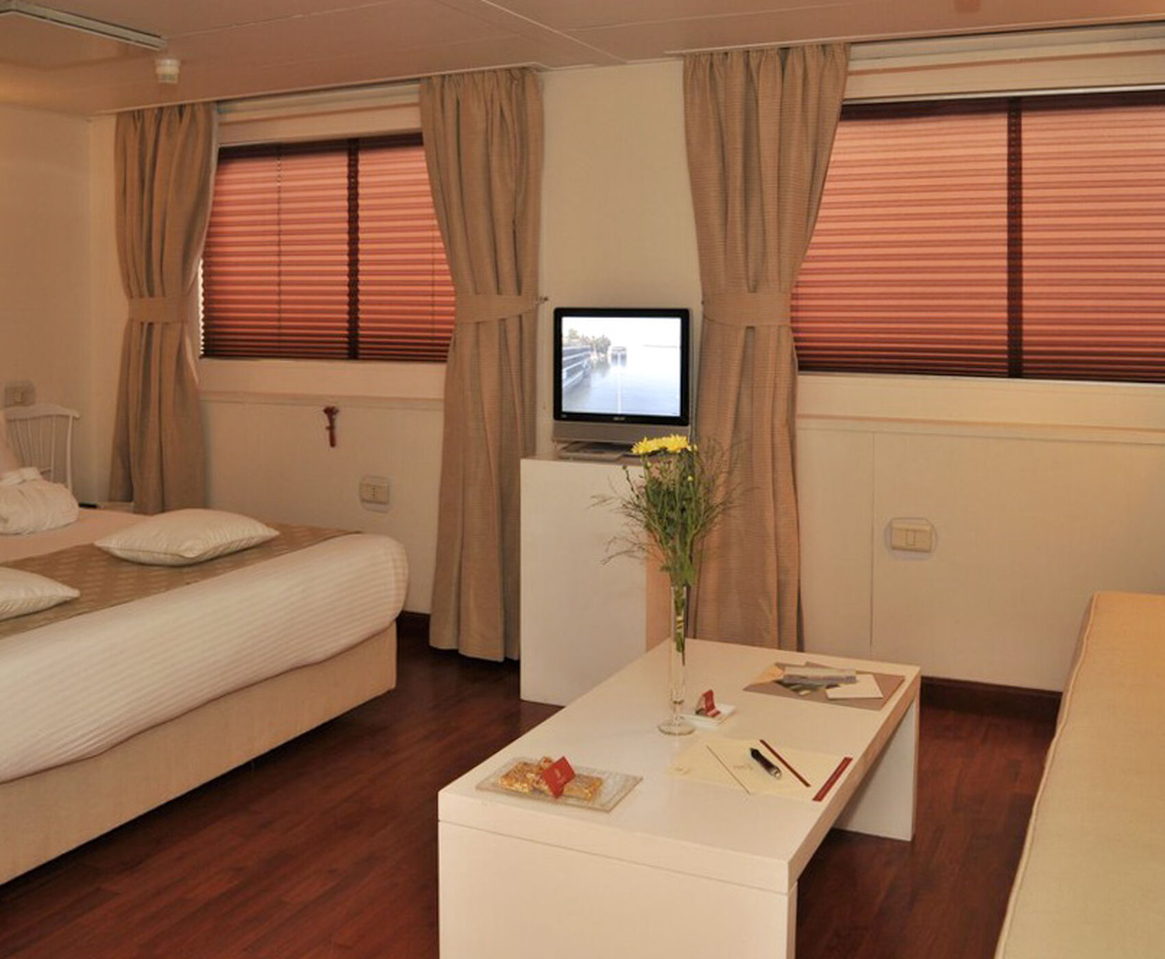 İSTANBUL ÇIKIŞLI NİL CRUİSE GEMİSİ İLE GİZEMLİ MISIR KAHİRE & PİRAMİTLER & ASWAN & LUXOR & TAPINAKLAR & HURGADA