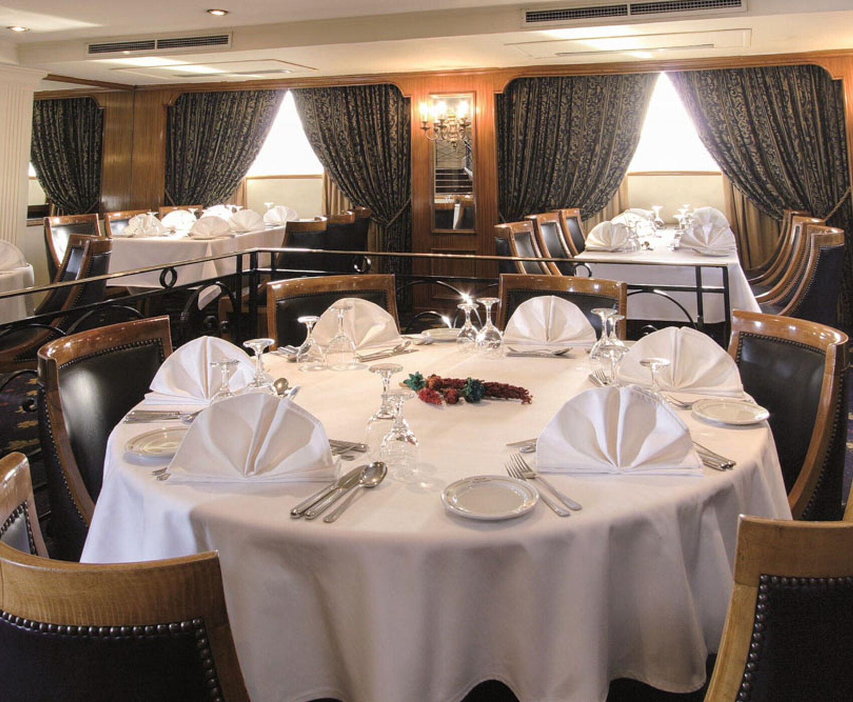 İSTANBUL ÇIKIŞLI NİL CRUİSE GEMİSİ İLE GİZEMLİ MISIR KAHİRE & PİRAMİTLER & ASWAN & LUXOR & TAPINAKLAR & HURGADA